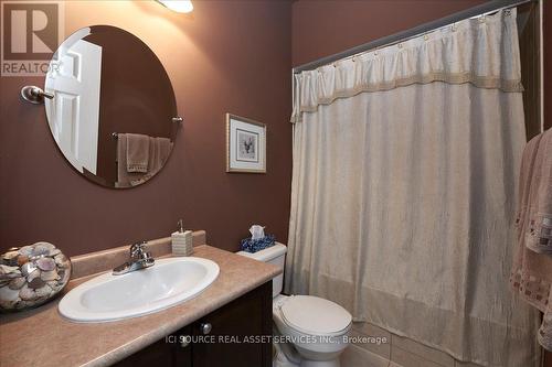 6 Versailles Crescent, Barrie, ON - Indoor Photo Showing Bathroom