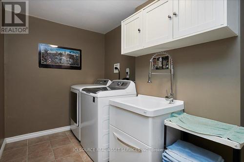 6 Versailles Cres, Barrie, ON - Indoor Photo Showing Laundry Room
