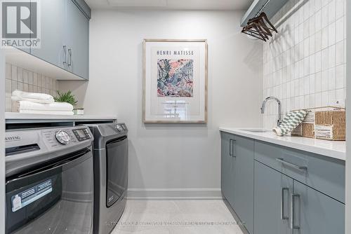 1096 Riverbend Rd, London, ON - Indoor Photo Showing Laundry Room