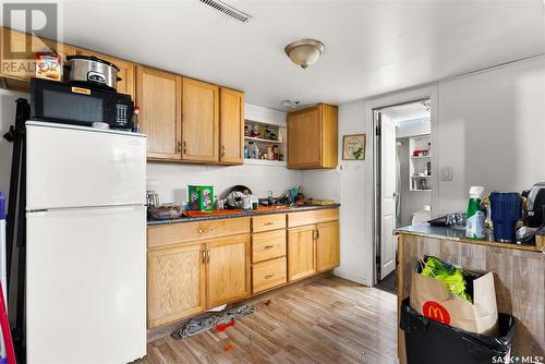 635 Wascana Street, Regina, SK - Indoor Photo Showing Kitchen