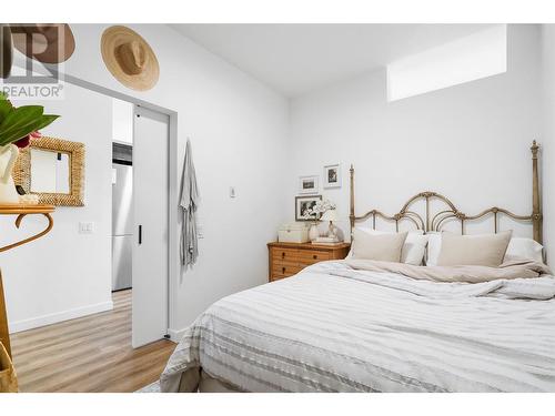 615 Rutland Road Unit# 315, Kelowna, BC - Indoor Photo Showing Bedroom