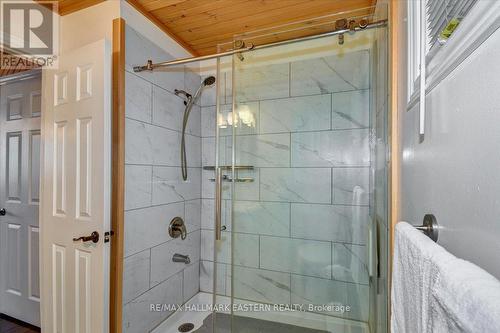 117 Kenedon Dr, Kawartha Lakes, ON - Indoor Photo Showing Bathroom
