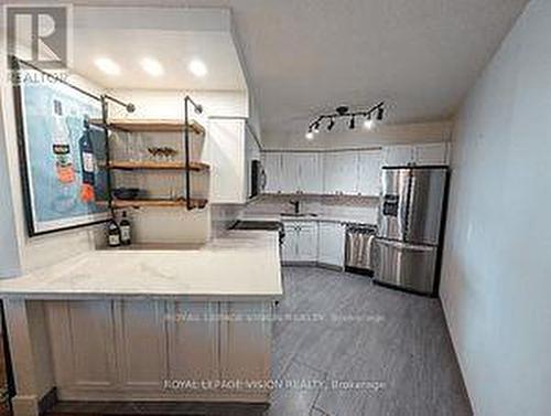 #1504 -250 Queens Quay W, Toronto, ON - Indoor Photo Showing Kitchen
