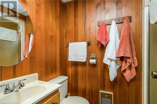 457 Dyers Bay Road, Miller Lake, ON - Indoor Photo Showing Bathroom