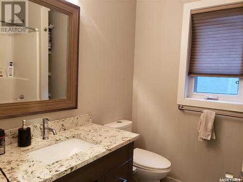 619 Ells Crescent, Saskatoon, SK - Indoor Photo Showing Bathroom