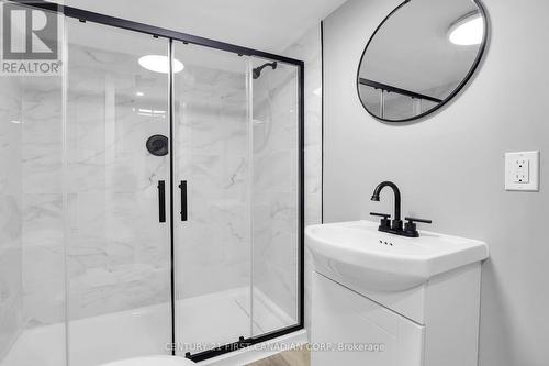 443 Paterson Ave, London, ON - Indoor Photo Showing Bathroom