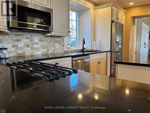 1622 County 2 Rd, Augusta, ON - Indoor Photo Showing Kitchen
