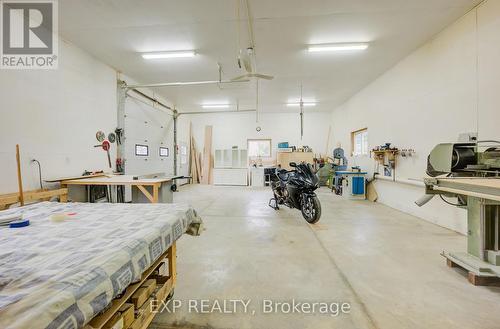 97 Wellington St N, Mapleton, ON - Indoor Photo Showing Garage