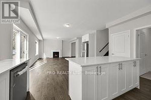 59 Tulip Cres, Norfolk, ON - Indoor Photo Showing Kitchen With Upgraded Kitchen