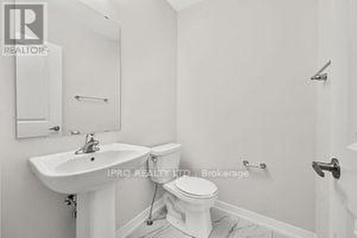 59 Tulip Crescent, Norfolk, ON - Indoor Photo Showing Bathroom