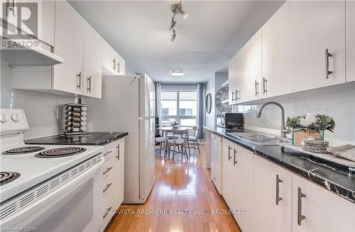 #1003 -95 Base Line Rd W, London, ON - Indoor Photo Showing Kitchen