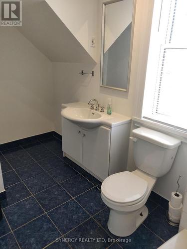 90 Chesley Ave, London, ON - Indoor Photo Showing Bathroom