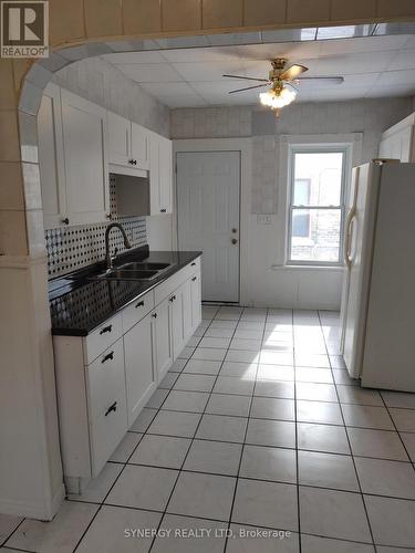 90 Chesley Ave, London, ON - Indoor Photo Showing Kitchen