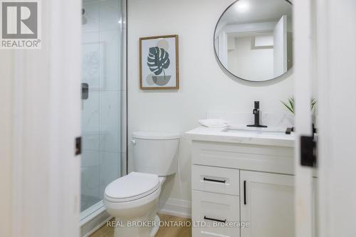206 West 32Nd Street, Hamilton, ON - Indoor Photo Showing Bathroom