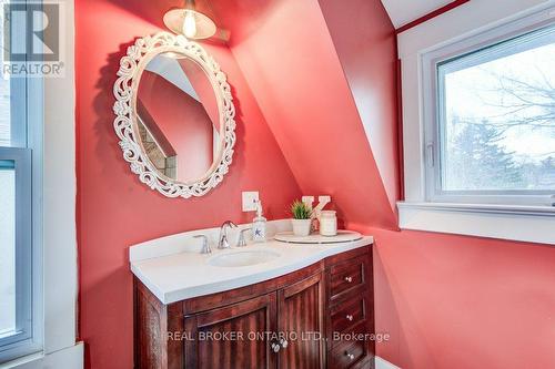 307 Elizabeth St, St. Marys, ON - Indoor Photo Showing Bathroom