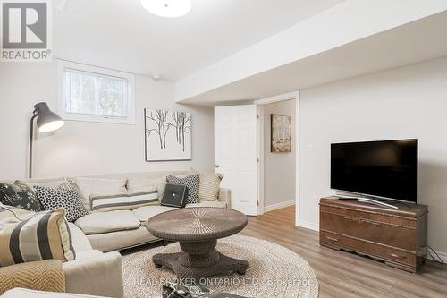 523 Alma Street, Scugog, ON - Indoor Photo Showing Living Room