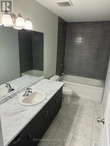 25 Hartfield St E, Ingersoll, ON - Indoor Photo Showing Bathroom