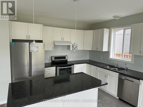 25 Hartfield St E, Ingersoll, ON - Indoor Photo Showing Kitchen With Double Sink
