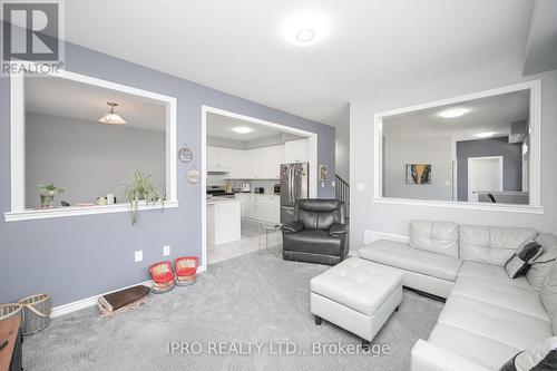 40 Santos Drive, Haldimand, ON - Indoor Photo Showing Living Room