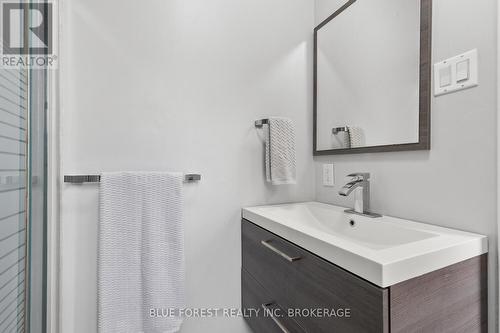 4 Woodland Rd, Central Elgin, ON - Indoor Photo Showing Bathroom