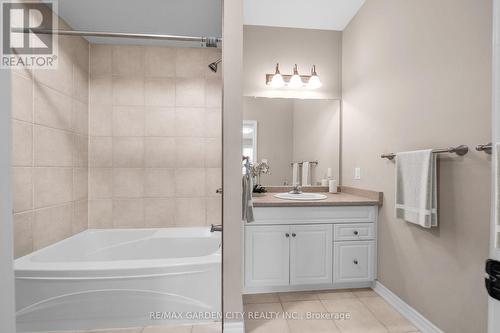 41 Forestview Crt, West Lincoln, ON - Indoor Photo Showing Bathroom