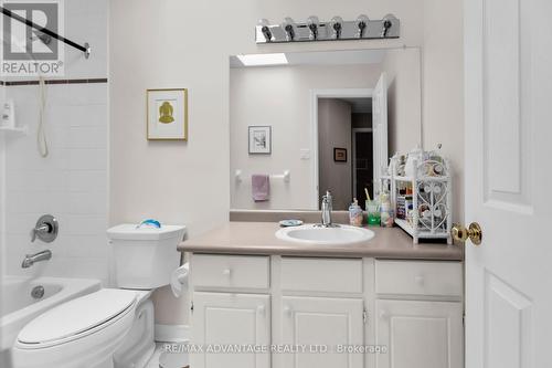 615 Valetta St N, London, ON - Indoor Photo Showing Bathroom