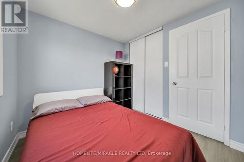 44 Primrose Cres, Brampton, ON - Indoor Photo Showing Bedroom