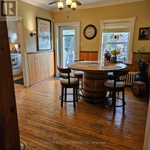 11011 Guelph Line, Milton (Campbellville), ON - Indoor Photo Showing Dining Room