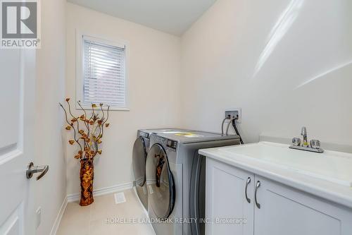 29 Del Grappa St, Caledon, ON - Indoor Photo Showing Laundry Room