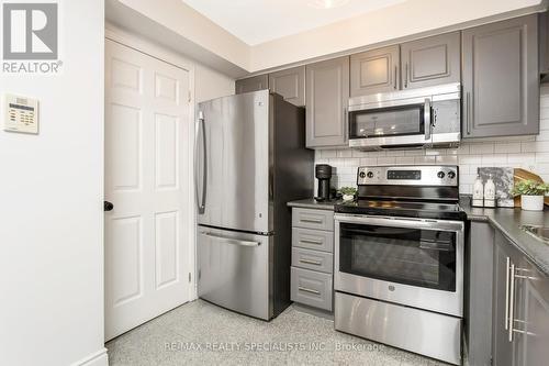 #806 -190 Manitoba St, Toronto, ON - Indoor Photo Showing Kitchen With Stainless Steel Kitchen