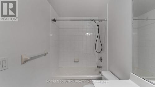 #410 -385 Prince Of Wales Dr, Mississauga, ON - Indoor Photo Showing Bathroom