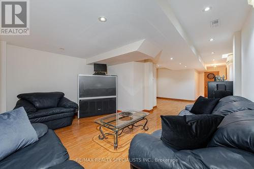 82 Fallstar Cres, Brampton, ON - Indoor Photo Showing Living Room
