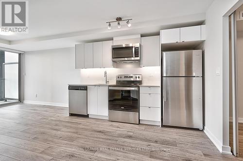 #A222 -3210 Dakota Common, Burlington, ON - Indoor Photo Showing Kitchen With Stainless Steel Kitchen With Upgraded Kitchen