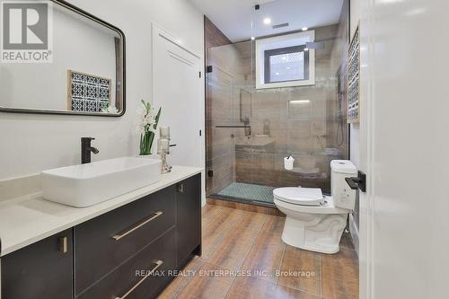 1277 Queen Victoria Ave, Mississauga, ON - Indoor Photo Showing Bathroom