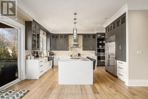 927 The Greenway, Mississauga, ON - Indoor Photo Showing Kitchen With Upgraded Kitchen