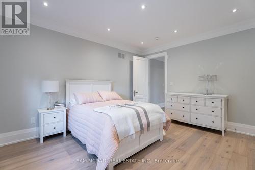 927 The Greenway, Mississauga, ON - Indoor Photo Showing Bedroom