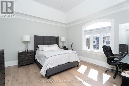 927 The Greenway, Mississauga, ON - Indoor Photo Showing Bedroom