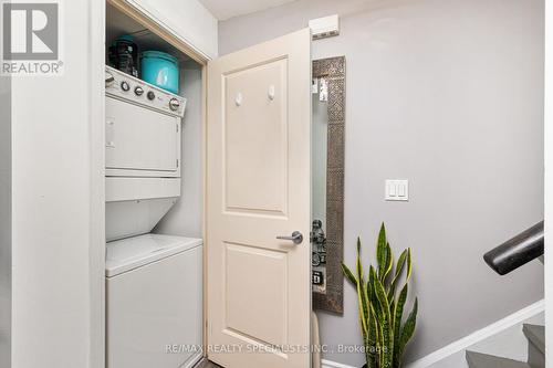 Th119 - 90 Absolute Avenue, Mississauga, ON - Indoor Photo Showing Laundry Room