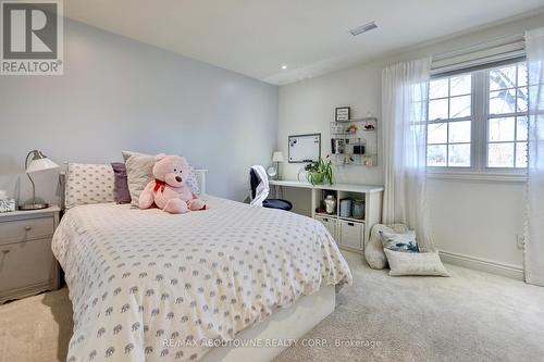 315 Benita Crt, Oakville, ON - Indoor Photo Showing Bedroom
