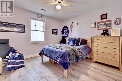 315 Benita Crt, Oakville, ON - Indoor Photo Showing Bedroom