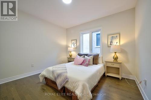 17 William Logan Dr, Richmond Hill, ON - Indoor Photo Showing Bedroom