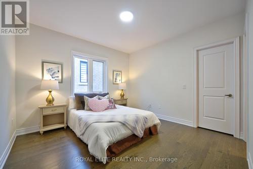 17 William Logan Dr, Richmond Hill, ON - Indoor Photo Showing Bedroom