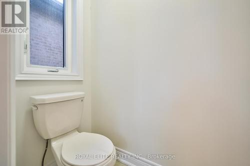 17 William Logan Drive, Richmond Hill, ON - Indoor Photo Showing Bathroom