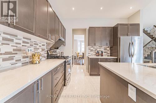 36 Jeffery Nihda Crescent, Markham, ON - Indoor Photo Showing Kitchen With Upgraded Kitchen