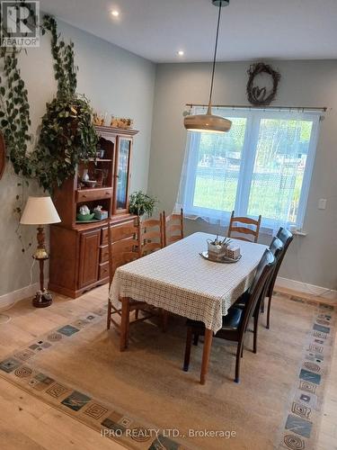 2216 Champlain Road, Tiny, ON - Indoor Photo Showing Dining Room