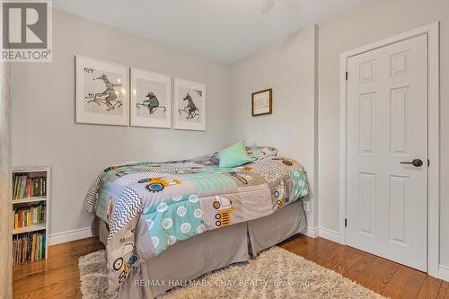 24 Marion Cres, Barrie, ON - Indoor Photo Showing Bedroom