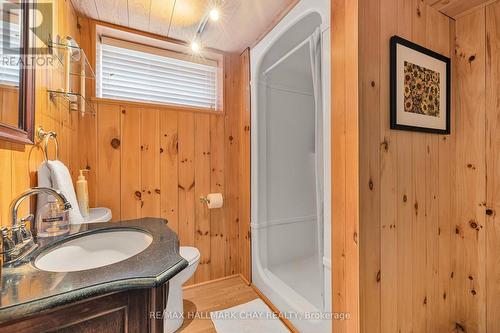 24 Marion Cres, Barrie, ON - Indoor Photo Showing Bathroom