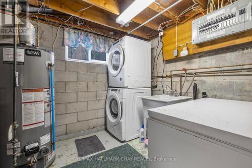 24 Marion Cres, Barrie, ON - Indoor Photo Showing Laundry Room
