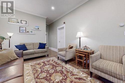 3 William St, Brampton, ON - Indoor Photo Showing Living Room