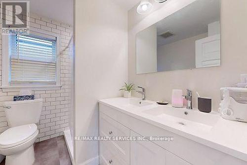 3 William Street, Brampton, ON - Indoor Photo Showing Bathroom